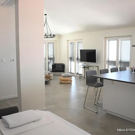 Thepenthouse *